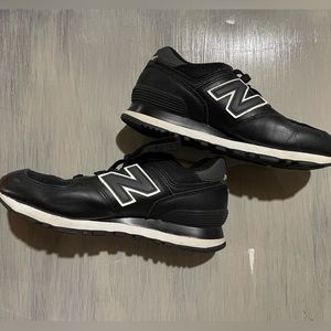 New Balance size 6 Black/White Sneakers